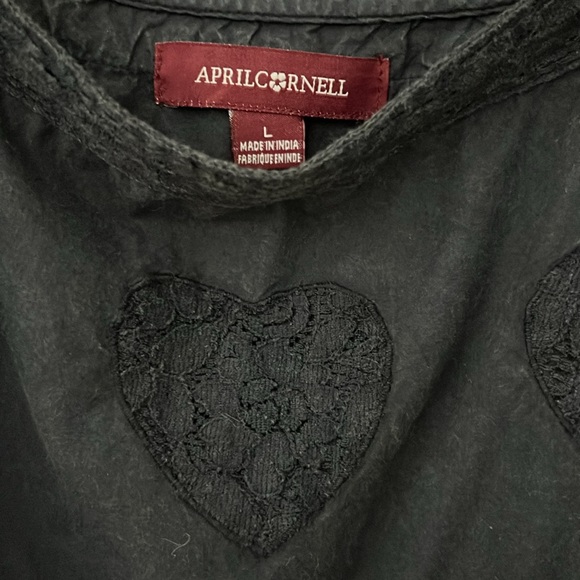 April Cornell 🫶🏻Heart embroidered - Picture 2 of 2